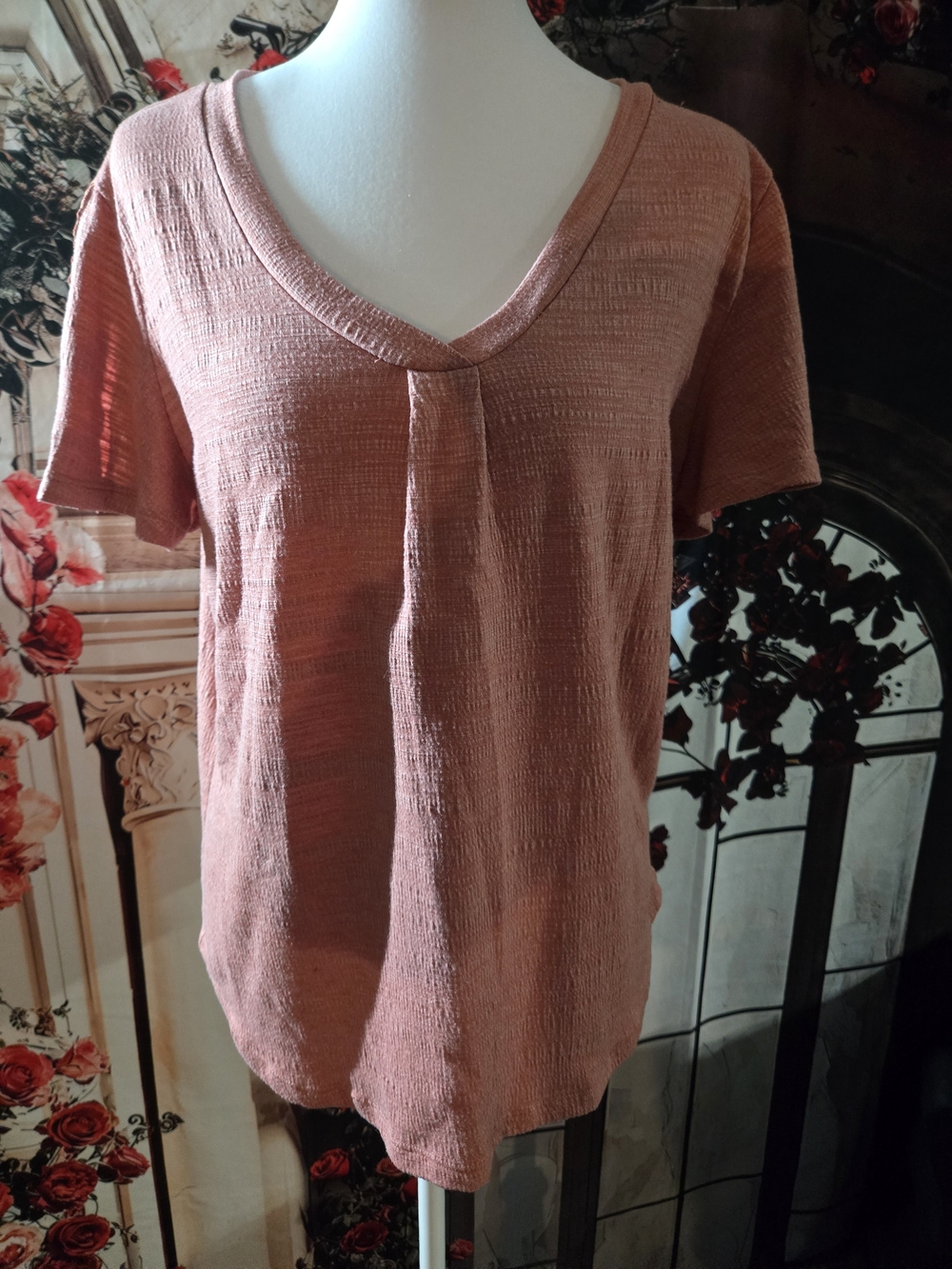 Relaxed V-Neck Short Sleeve Tee in Dusty Rose